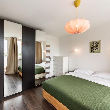 Saska Kepa Green Apartment Varşovia Exterior foto
